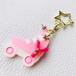 ローラースケートキーホルダー☆ピンク