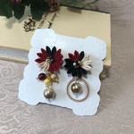  つまみ細工★アシンメトリーピアス