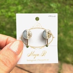 SALE！！かすみ草の蕾とパールのまるイヤリング