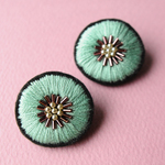 ＜Stella " Sis " ～遊び好きの星～＞刺繍ピアス◎レトログリーン◎２way★ロングポスト/アレルギー対応変更可能