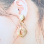 オーバル（シェル7色）とアクリルチェーン（クリア＆ベージュ）♡ピアス・イヤリング♪【14kgf・チタン・蝶バネ対応】