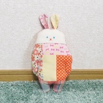 カラフルパッチワークのうさぎ（リボン）