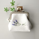 花の刺繍 ラベンダーとリボン がま口財布 (スクエア)   コットンパール付き♪       