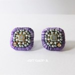 色遊び異国硝子ビーズ刺繍ピアス～アンティーク風ビビッドパープルスクエア～