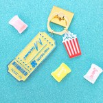 Movie theaterゴールドグリッターにお好きな文字が入れられる　スマホリング