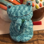 手乗りお祈りkeron🐸 ぬいぐるみ ヌイグルミ かえる カエル カエルグッズ 布小物  インテリア小物 縁起物  お守り  プレゼント
