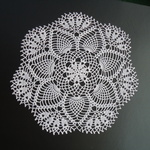パイナップル編みのドイリー　43ｃｍ