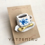 コーヒーカップのブローチ