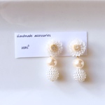 お花とパールのピアス / イヤリング