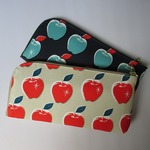 ＊受注製作＊　長財布　Ｌ字ファスナー　Do you like apples?