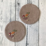 刺繍コースター　手編みかごの野菜　２枚セット