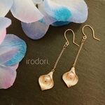 ももいろ淡水パールのしっとりお花ピアス/イヤリング