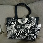 送料込み！帆布トート。北欧花柄サイドポケット。