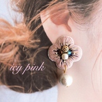 刺繍お花ピアス《icy pink》/イヤリング