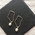 【ピアス／イヤリング】変形silverとペコペコパール