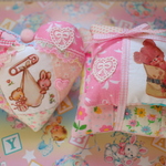 ひよ様専用☆hana*ハンドメイド★babyアニマルのハートオーナメント/おねむりくまちゃんの2段クッションPink