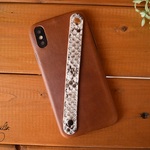 ブッテーロ iPhoneX 1枚革スマホカバー ベルト付き(パイソン柄)