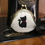 刺繍がま口キーホルダー・黒猫シルエット2