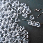 しずくカットビーズ小　120個　クリア 　アクリルビーズ