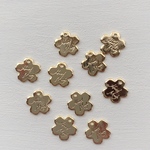 【CH-07-G】お花型 handmadeロゴチャーム