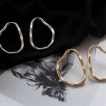 ねじれピアス おおぶり フープ シルバーアクセ(シルバー)