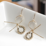 金色リボン・ピアス