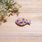 乙女なお魚ちゃんの刺繍ブローチ