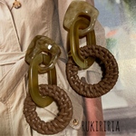 RUKIRIRIA #335 ベージュべっこうチェーン×ブラウンタッセルピアス  大ぶりピアス 大ぶりイヤリング 