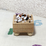 ちらかし碁猫の碁盤のカード立て（三毛猫）