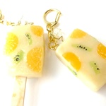 フルーツアイスキャンディーのキーホルダー。