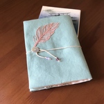 ブックカバー  羽の刺繍