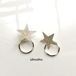 星×リング小ぶりピアス／イヤリング☆星空