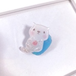 プカプカらっこちゃんブローチ♥白
