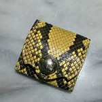ヘビ革のコインケース