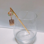 蜻蛉玉と透かしパーツの風鈴簪 白クリア系