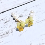 ビオラのピアス（黄色）