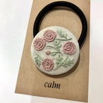 お花な刺繍ヘアゴム