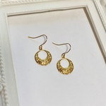 とても小さなしずくの樹脂ピアス