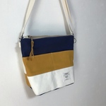 SALE3色サコッシュバッグ♡ネイビー♡マスタード♡ホワイト