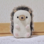 ふわふわ針のハリネズミくん