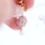 ［再販］薄紫のお花と虹色ドロップパールのイヤリング（ピアス）