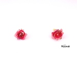 小さな折り紙の薔薇のピアス(イヤリング) ピンク ＊折り紙アクセサリー