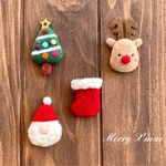 サンタクロースのモフモフブーツ ブローチ