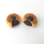かじりかけ平焼きあんぱん(黒ごま)♪ブローチorマグネット