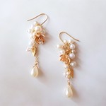 クリスマスローズのピアス(イヤリング）