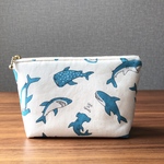 サメ　ふんわり　マルチポーチ  マチ付き【20cmファスナー】