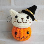☆yumi-takahashi様 オーダー品☆～ハロウィン猫だるま・ストラップ【白猫】