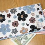 ペタンコ通帳ケース☆お花にネコ