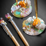 ウサギ穴の先・スタンド＆ペン