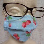 【眼鏡が曇りにくい】ハンドメイド♪マスク大人用いちごブルー